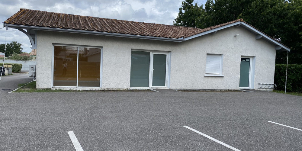 local commercial à ARES (33740)